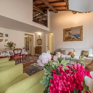  Apartment Quiet And Classic On Two Floors, By Trevi Fountain - Fromhometorome